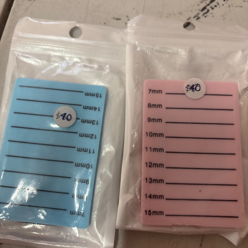 Tabla medidora para tira de pestañas