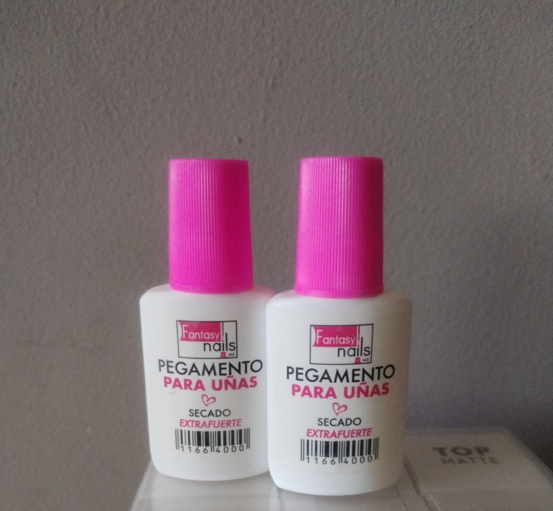 pegamento para uñas